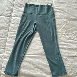 Athleta Salutation Stash Pocket Cropped Leggings